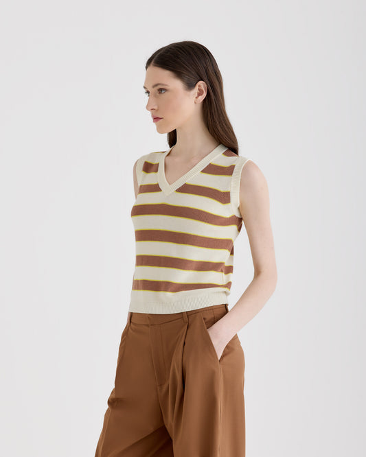 Scollo V Marrone giallo gesso | Filippo De Laurentiis Scollo V Marrone giallo gesso | Filippo De Laurentiis