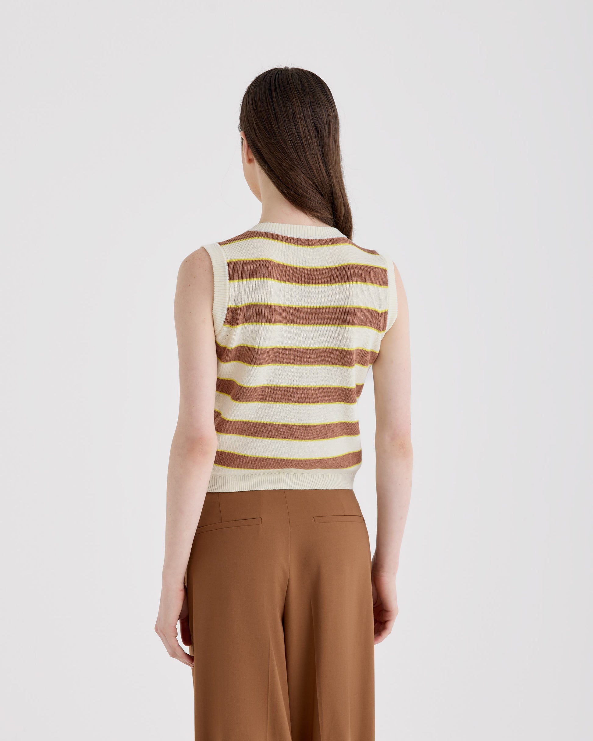 Scollo V Marrone giallo gesso | Filippo De Laurentiis